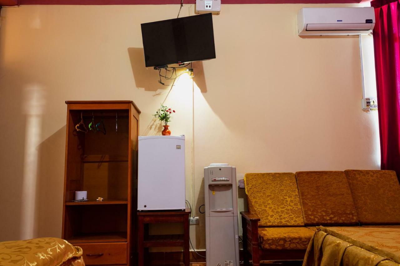 La Torre Inn 马尔多纳多港 外观 照片